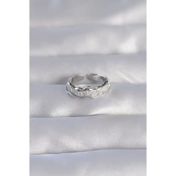 Pirinç Gümüş Renk Zirkon Taşlı Dalgalı Su Yolu Model Ayarlanabilir Yüzük