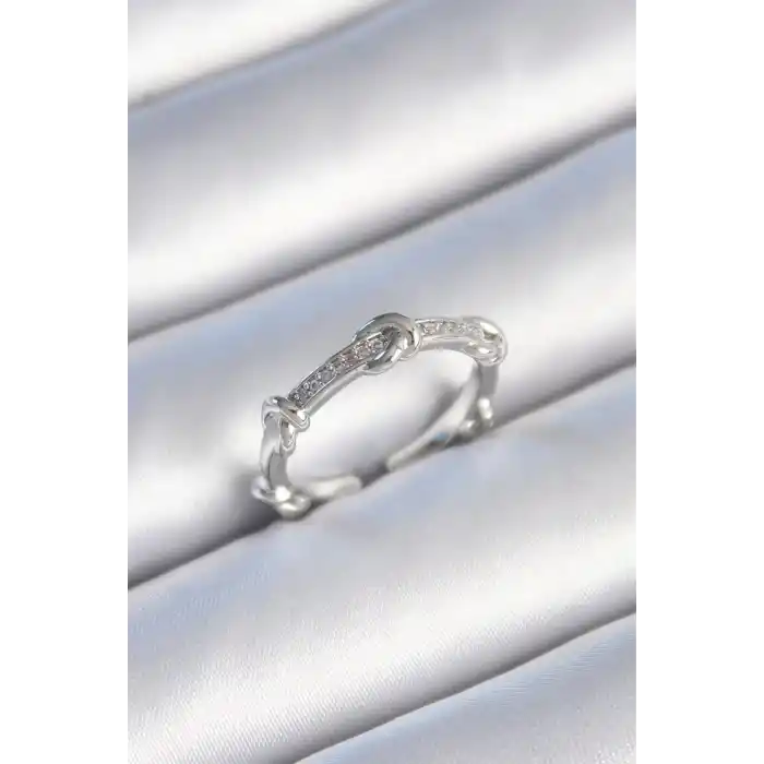 Pirinç Gümüş Renk Zirkon Taşlı Düğüm Model Kadın Yüzük