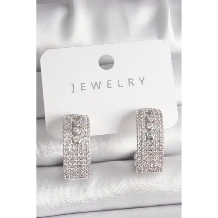 Pirinç Gümüş Renk Zirkon Taşlı Halka Messika Model Kadın Küpe