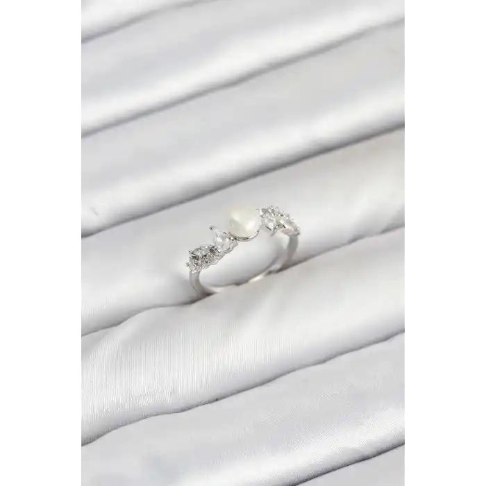 Pirinç Gümüş Renk Zirkon Taşlı İncili Model Kadın Yüzük