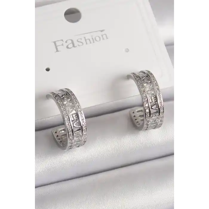 Pirinç Gümüş Renk Zirkon Taşlı İşleme Detay Halka Model Kadın Küpe