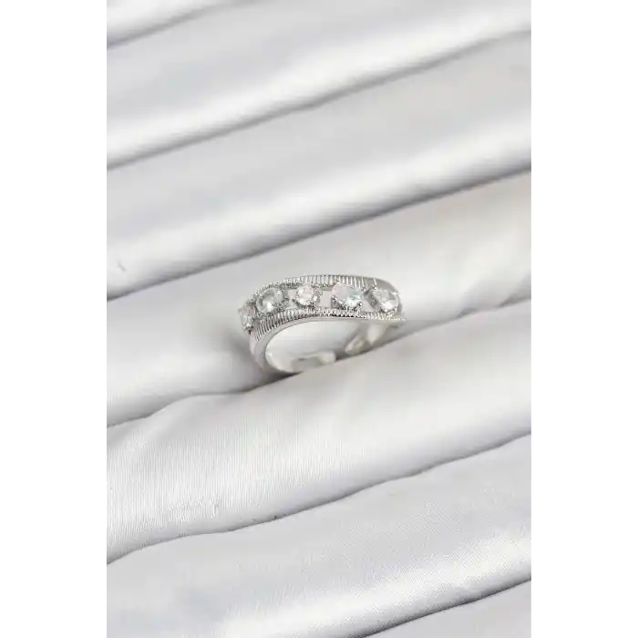 Pirinç Gümüş Renk Zirkon Taşlı Kadın Yüzük