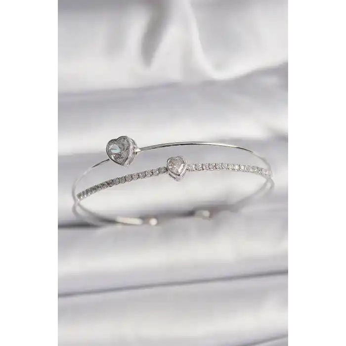 Pirinç Gümüş Renk Zirkon Taşlı Kalp Model Kadın Bileklik