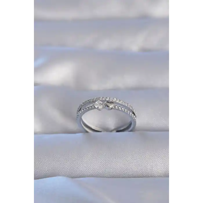 Pirinç Gümüş Renk Zirkon Taşlı Kalpli Su Yolu Model Ayarlanabilir Yüzük