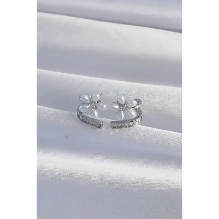 Pirinç Gümüş Renk Zirkon Taşlı Kıvrımlı İnci Çiçek Küpe