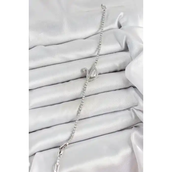 Pirinç Gümüş Renk Zirkon Taşlı Kuğu Model Kadın Bileklik