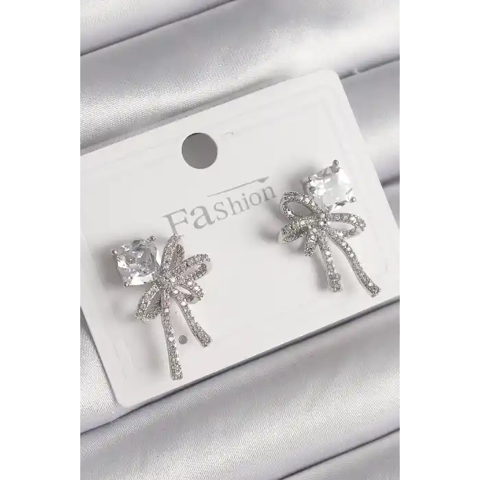 Pirinç Gümüş Renk Zirkon Taşlı Kurdele Model Kadın Küpe