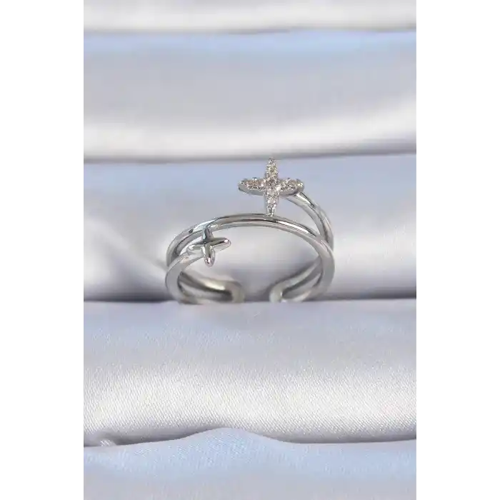 Pirinç Gümüş Renk Zirkon Taşlı Yıldız Model Kadın Yüzük