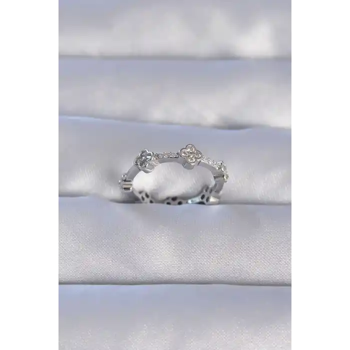 Pirinç Gümüş Renk Zirkon Taşlı Yonca Model Ayarlanabilir Yüzük