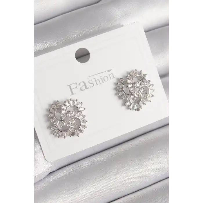 Pirinç Gümüş Renk Zirkon Taşlı Yonca Model Kadın Küpe