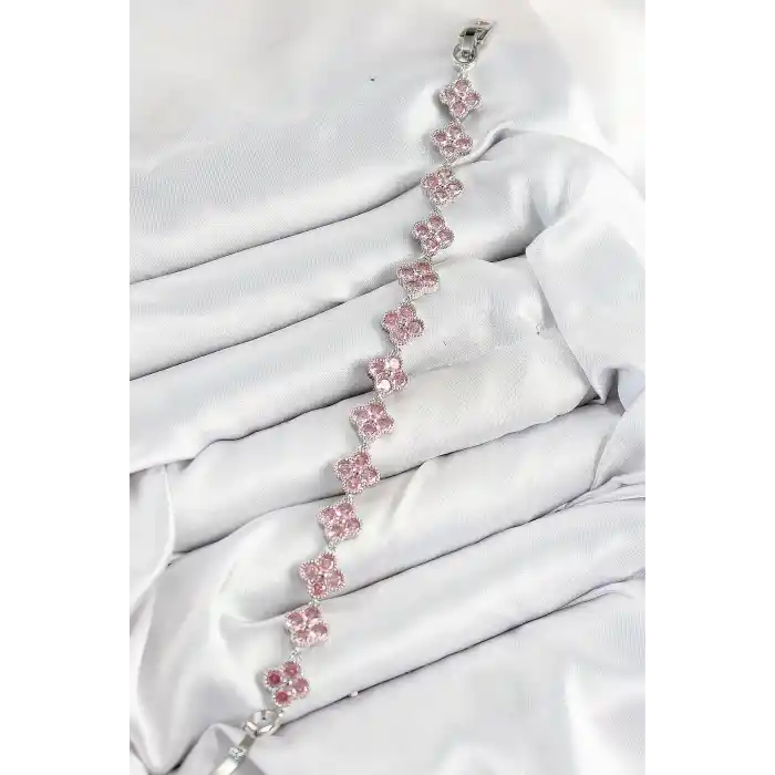 Pirinç Pembe Zirkon Taşlı Yonca Model Gümüş Renk VIP Seri Kadın Bileklik
