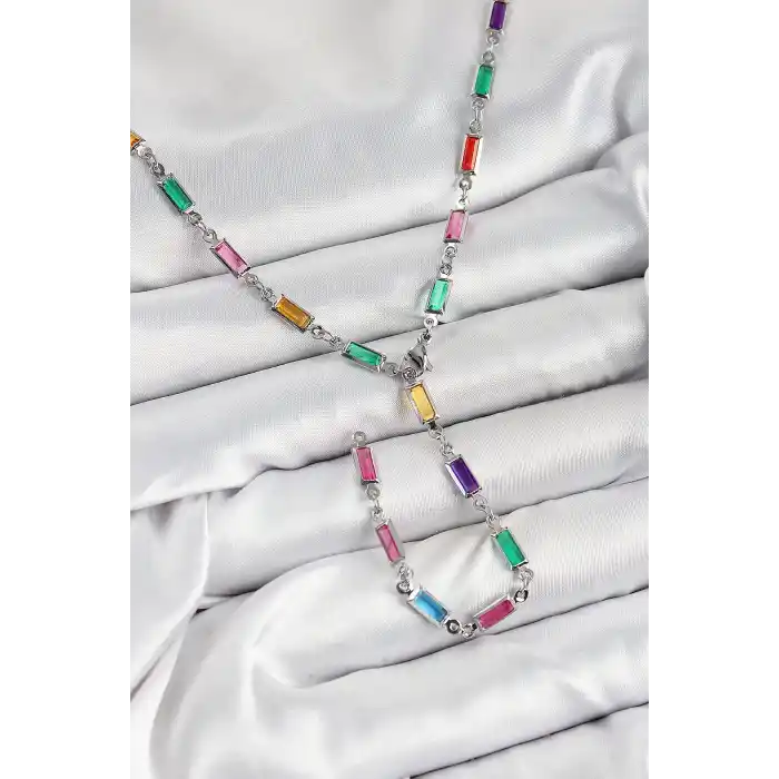 Pirinç Renkli Zirkon Taşlı Dikdörtgen Model Gümüş Renk Kadın Y Kolye