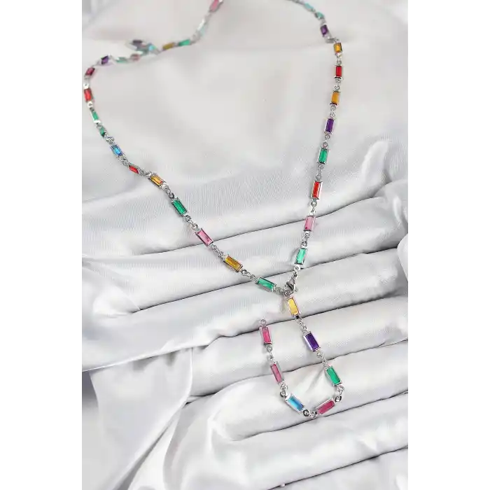 Pirinç Renkli Zirkon Taşlı Dikdörtgen Model Gümüş Renk Kadın Y Kolye