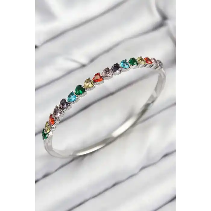 Pirinç Renkli Zirkon Taşlı Kalp Model Gümüş Renk Kadın Kelepçe