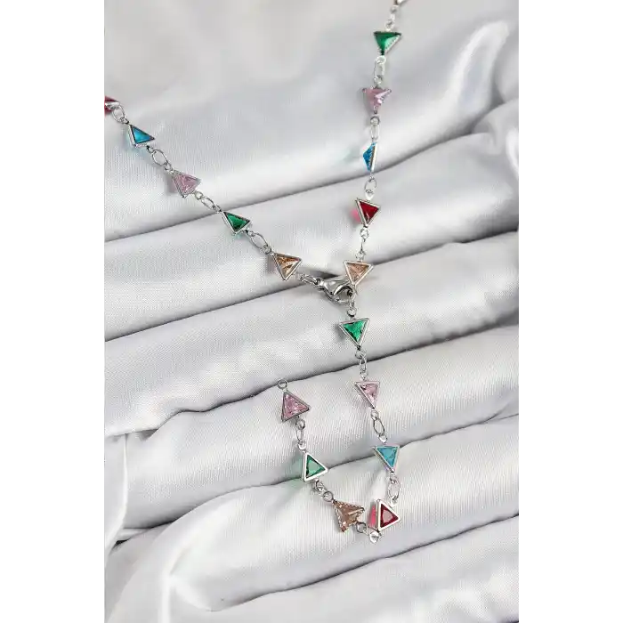 Pirinç Renkli Zirkon Taşlı Üçgen Model Gümüş Renk Kadın Y Kolye