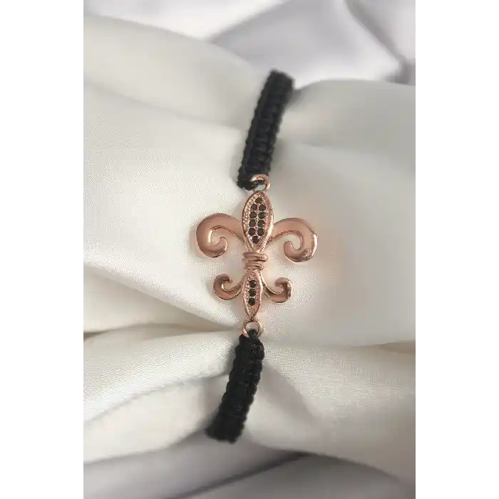 Pirinç Rose Renk Zirkon Taş İşlemeli Zambak Figür Asansörlü Makrome Model Kadın Bileklik