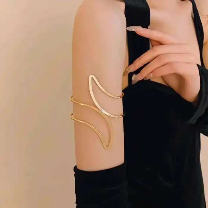 Pirinç Soyut Alev Desenli Gold Renk Kadın Pazu Bileklik