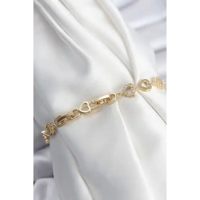 Pirinç VIP Seri Gold Renk Sıralı Kalp Model Kadın Bileklik