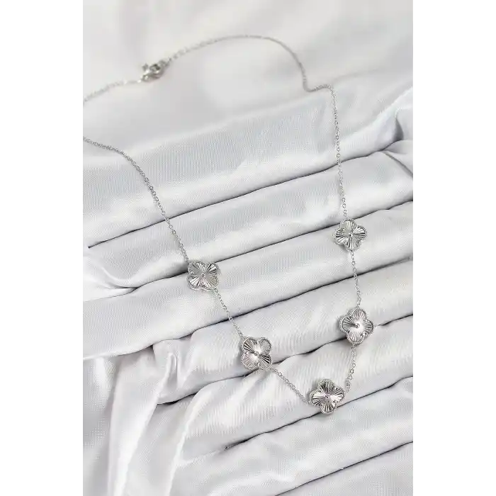 Pirinç VIP Yonca Model Gümüş Renk Kadın Kolye