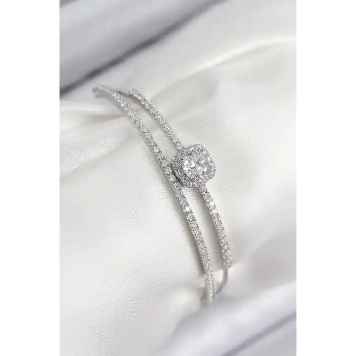 Pirinç Zirkon Taşlı Baget Model Gümüş Renk Kadın Bileklik