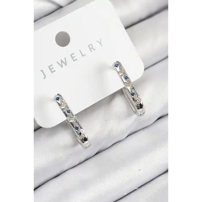 Pirinç Zirkon Taşlı Çiçek Desenli Model Gümüş Renk Kadın Küpe