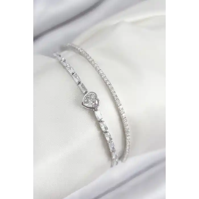 Pirinç Zirkon Taşlı Kalp Model Gümüş Renk Kadın Bileklik