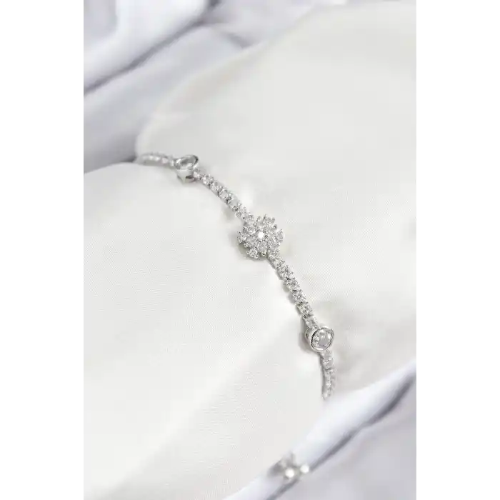 Pirinç Zirkon Taşlı Kar Tanesi Model Gümüş Renk Asansörlü Kadın Bileklik