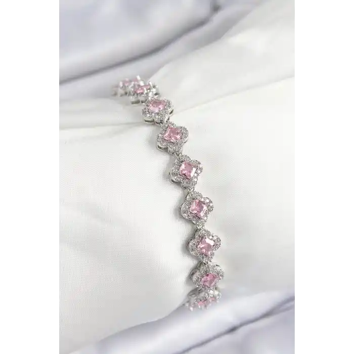 Pirinç Zirkon Taşlı Pembe Yonca Baget Model Gümüş Renk VIP Seri Kadın Bileklik