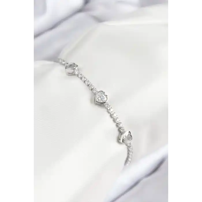Pirinç Zirkon Taşlı Sıralı Kalp Model Gümüş Renk Asansörlü Kadın Bileklik