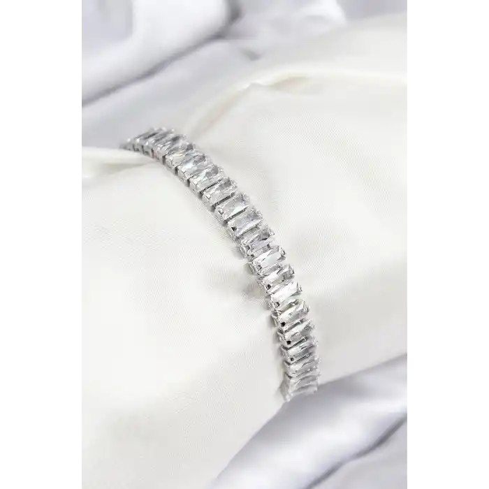 Pirinç Zirkon Taşlı Su Yolu Model Gümüş Renk Asansörlü Kadın Bileklik