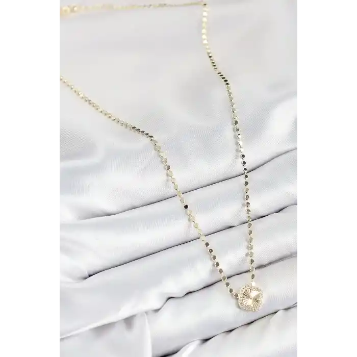 Pirinç Zirkon Taşlı Yonca Model Ezme Zincir Gold Renk Kadın Kolye