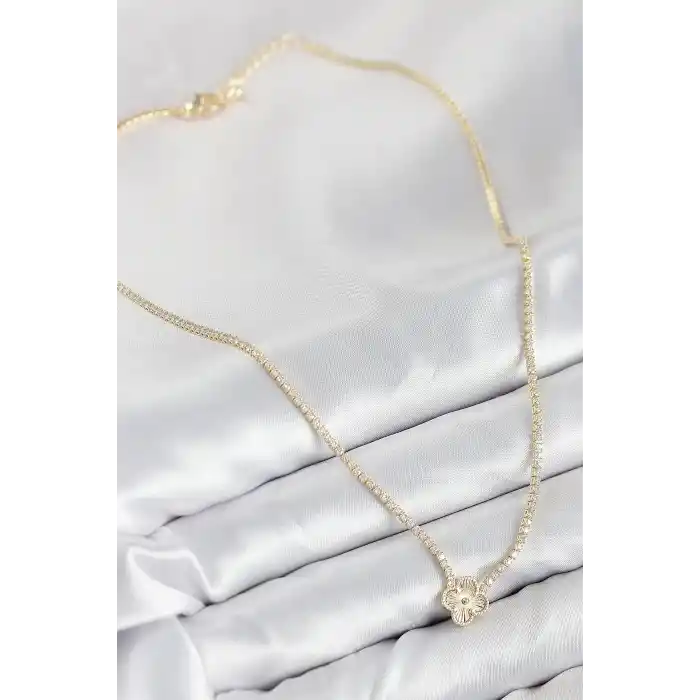 Pirinç Zirkon Taşlı Yonca Model Gold Renk Kadın Kolye