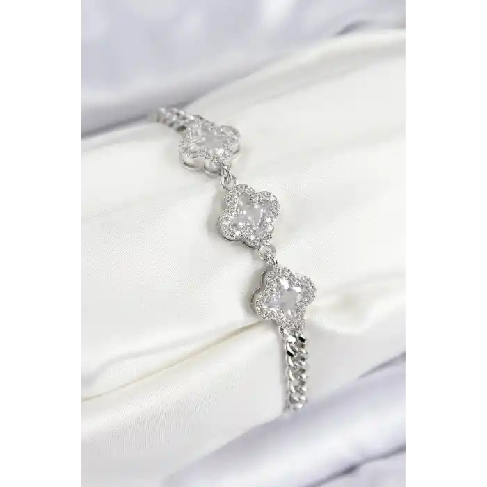 Pirinç Zirkon Taşlı Yonca Model Gümüş Renk Kadın Bileklik