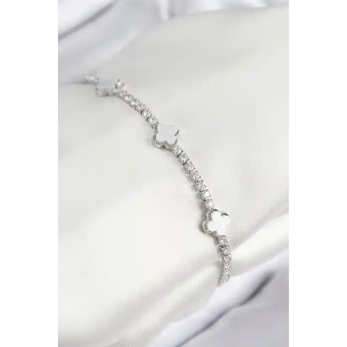Pirinç Zirkon Taşlı Yonca Model Gümüş Renk Kadın Bileklik