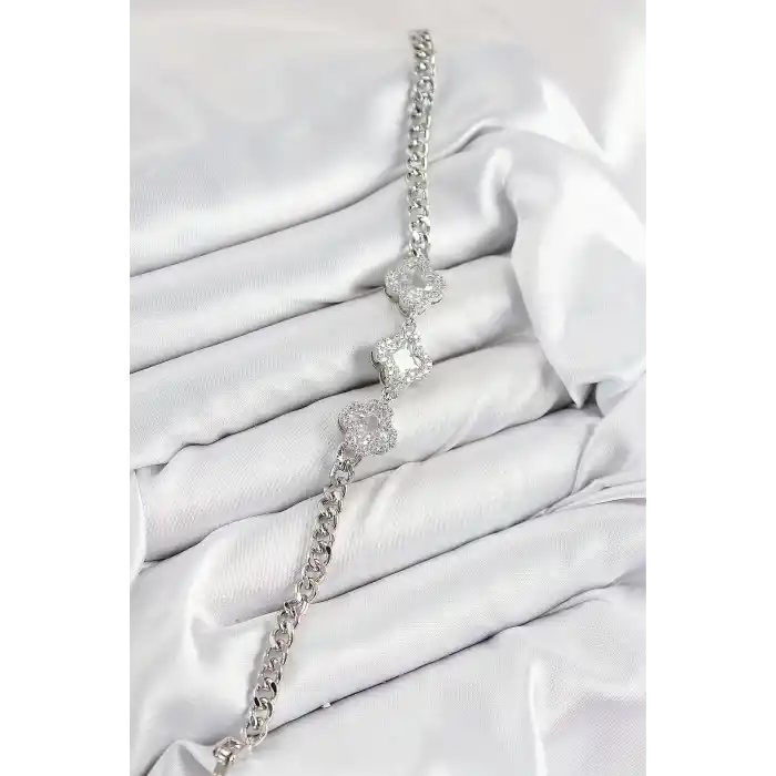 Pirinç Zirkon Taşlı Yonca Model Gümüş Renk Kadın Bileklik
