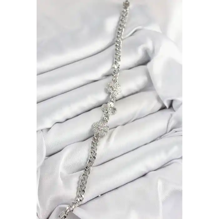 Pirinç Zirkon Taşlı Yonca Model Gümüş Renk Kadın Bileklik