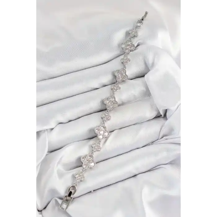 Pirinç Zirkon Taşlı Yonca Model Gümüş Renk VIP Seri Kadın Bileklik