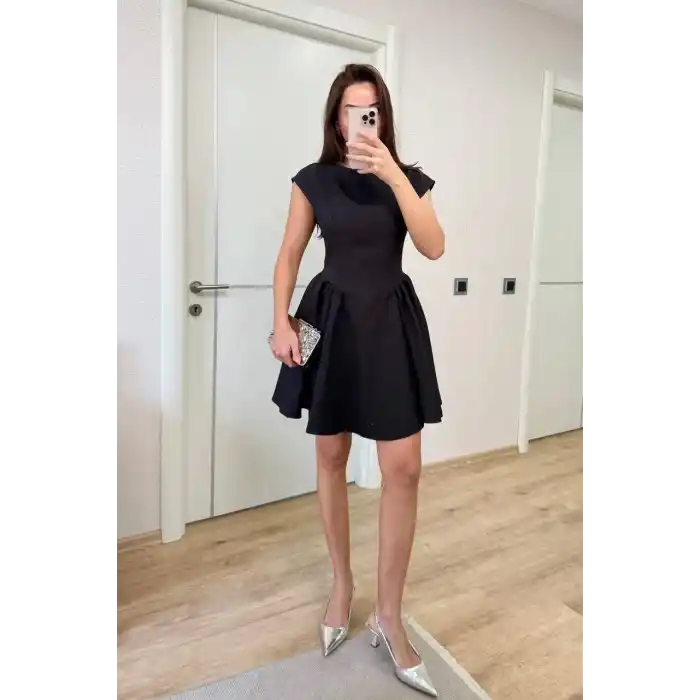 Sırt dekolteli Çan Detaylı Mini Elbise - Siyah