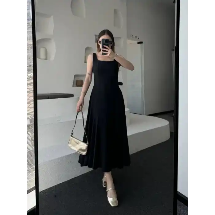 Sırt Dekolteli Kolsuz Uzun Elbise - Siyah