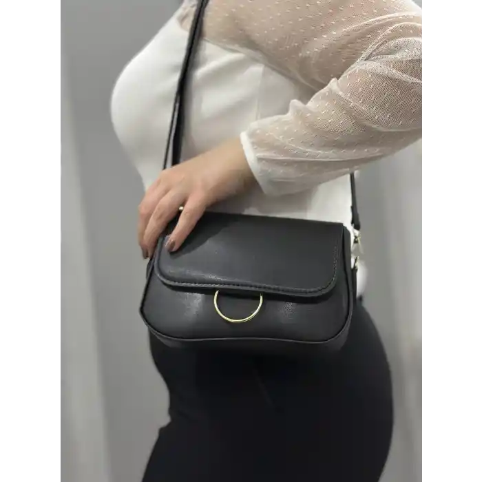 Siyah cilt mossi çanta