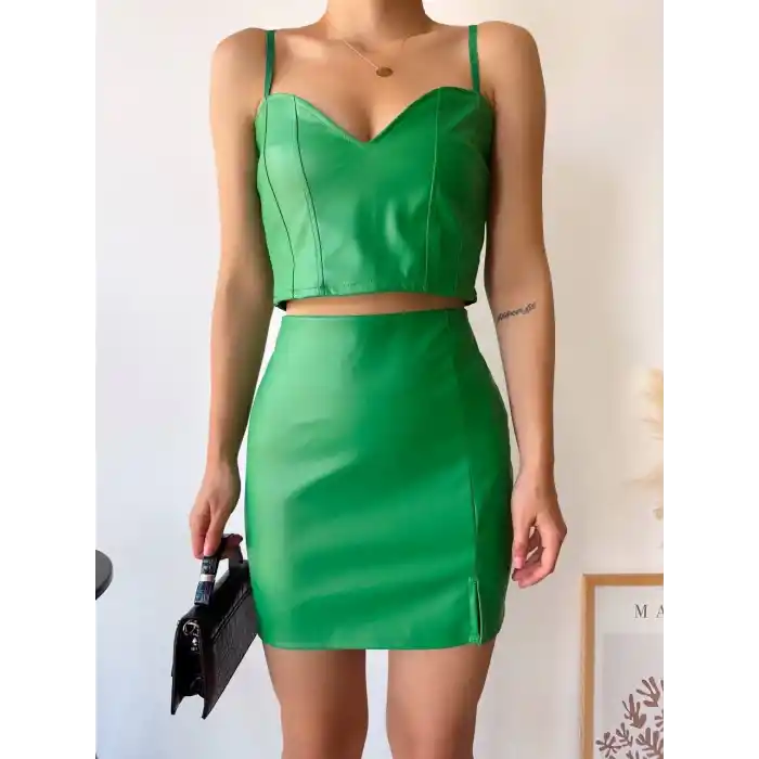 Tek yırtmaçlı arkadan fermuarlı deri etek yeşil s24475