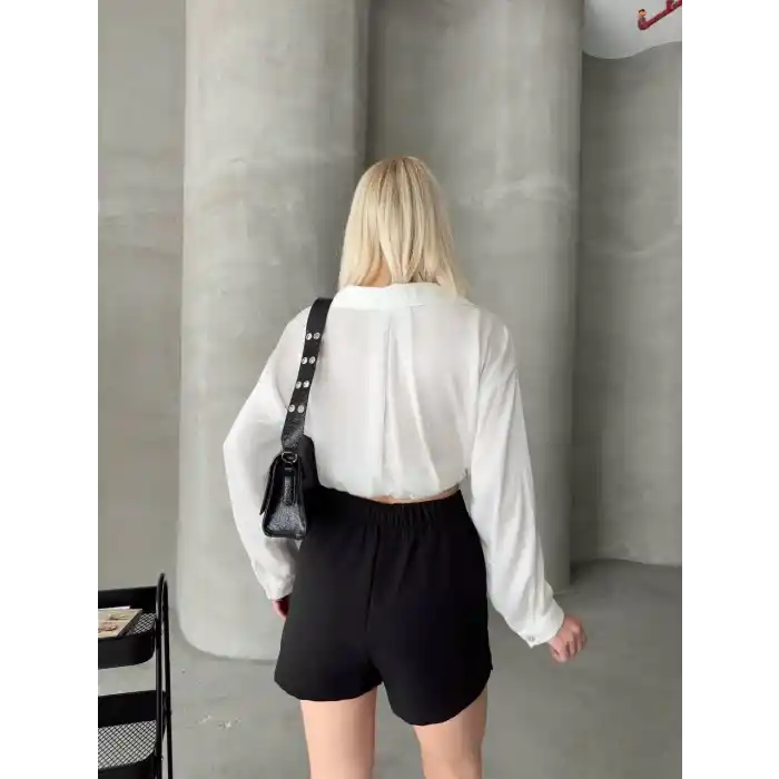 Tek yırtmajlı şort etek