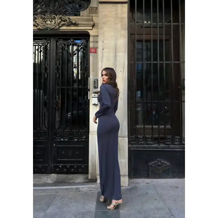 Uzun kollu uzun elbise