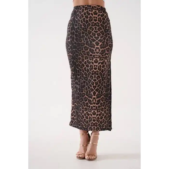 Uzun yırtmaçlı ince kumaş etek leopar