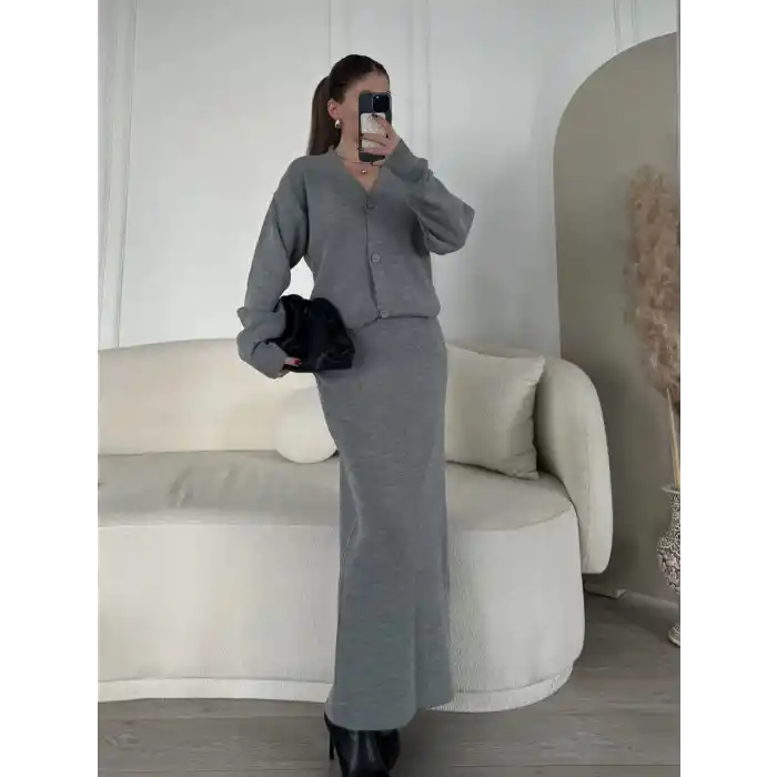 V Yaka 3 Düğmeli Hırka Takım Triko İkili Etekli - Gri