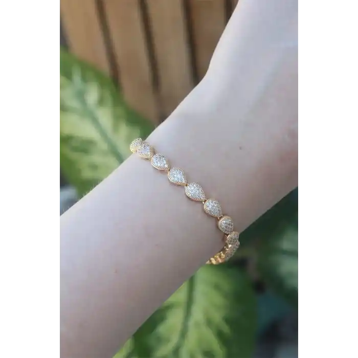 Vip Seri Pirinç Zirkon Taşlı Gold Renk Damla Model Bileklik