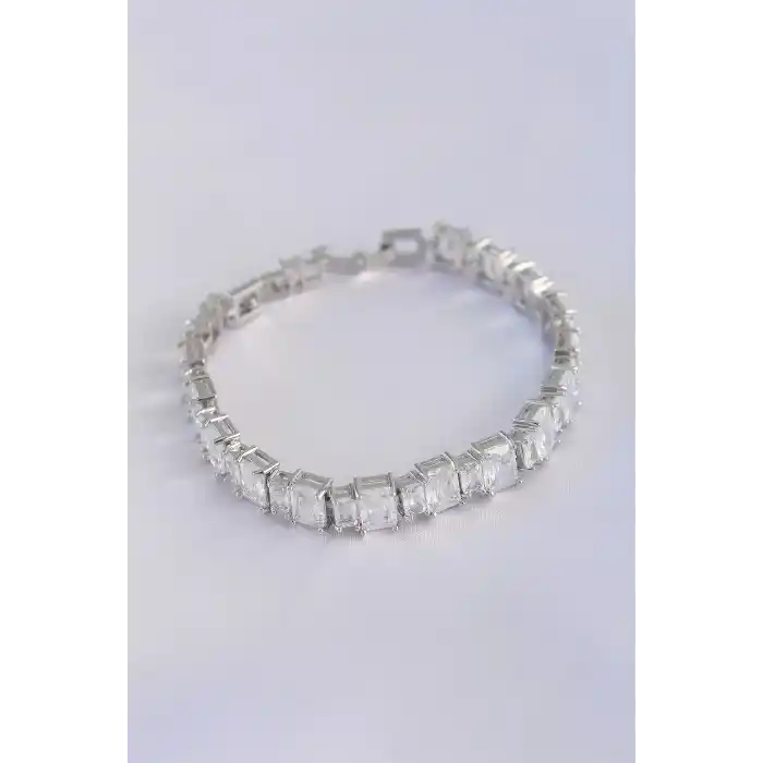 Vip Seri Pirinç Zirkon Taşlı Gümüş Renk Baget Su Yolu Model Bileklik