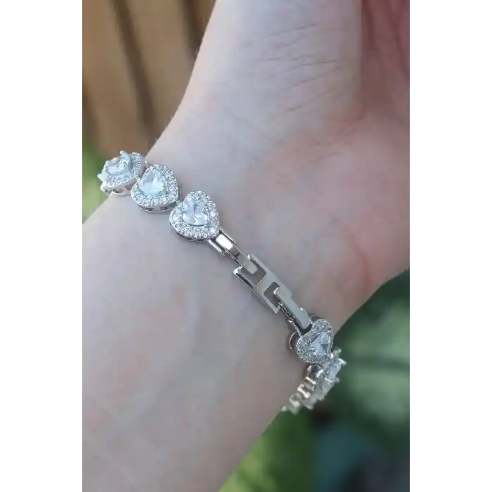 Vip Seri Pirinç Zirkon Taşlı Gümüş Renk Kalp Model Bileklik