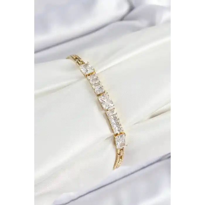 Xuping Pirinç Parçalı Su Yolu Model Gold Renk Kadın Bileklik