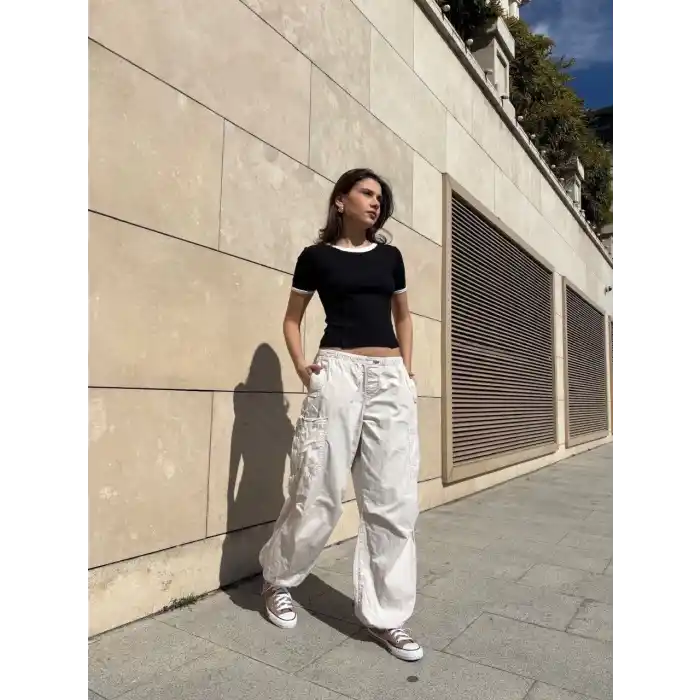 Yaka kol garnili ön parçalı bluz